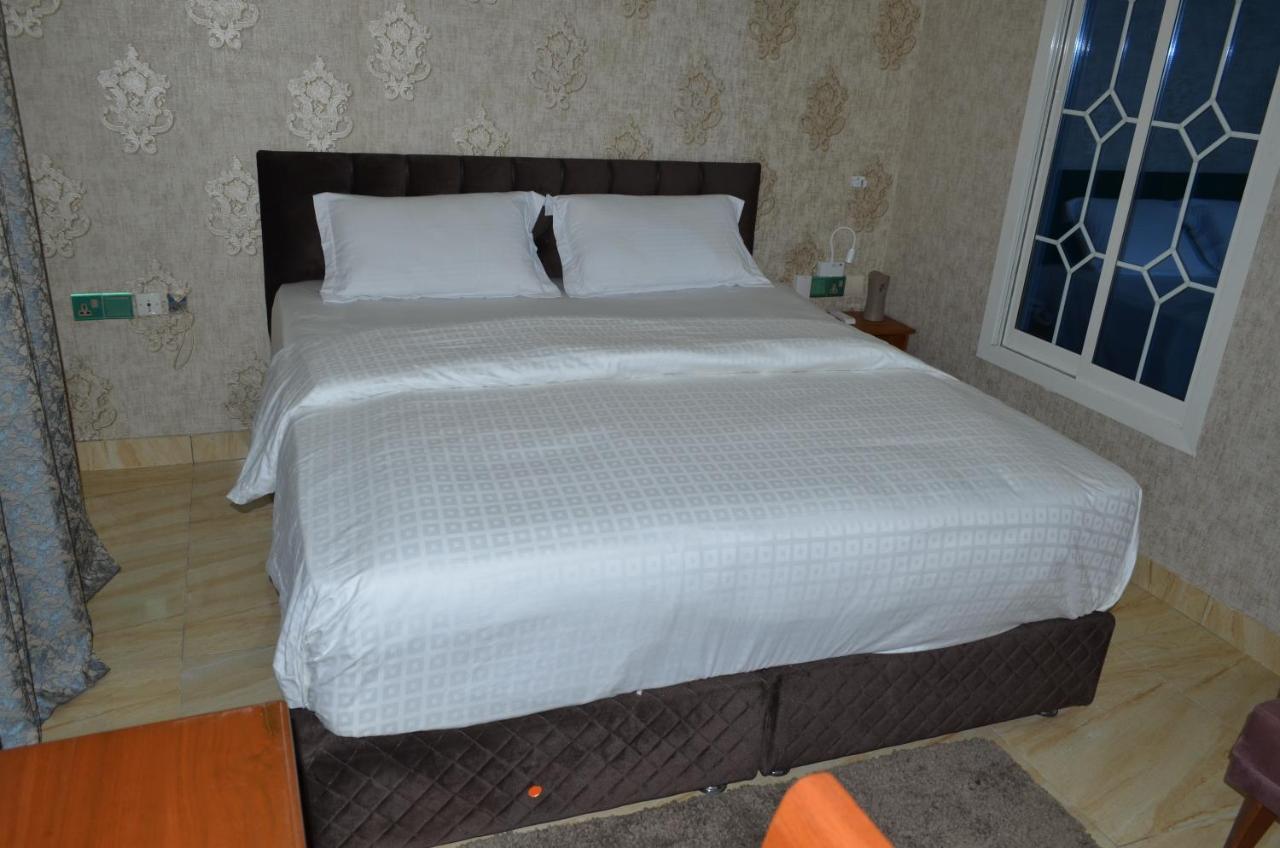 Noahgarden Hotel Котону Экстерьер фото